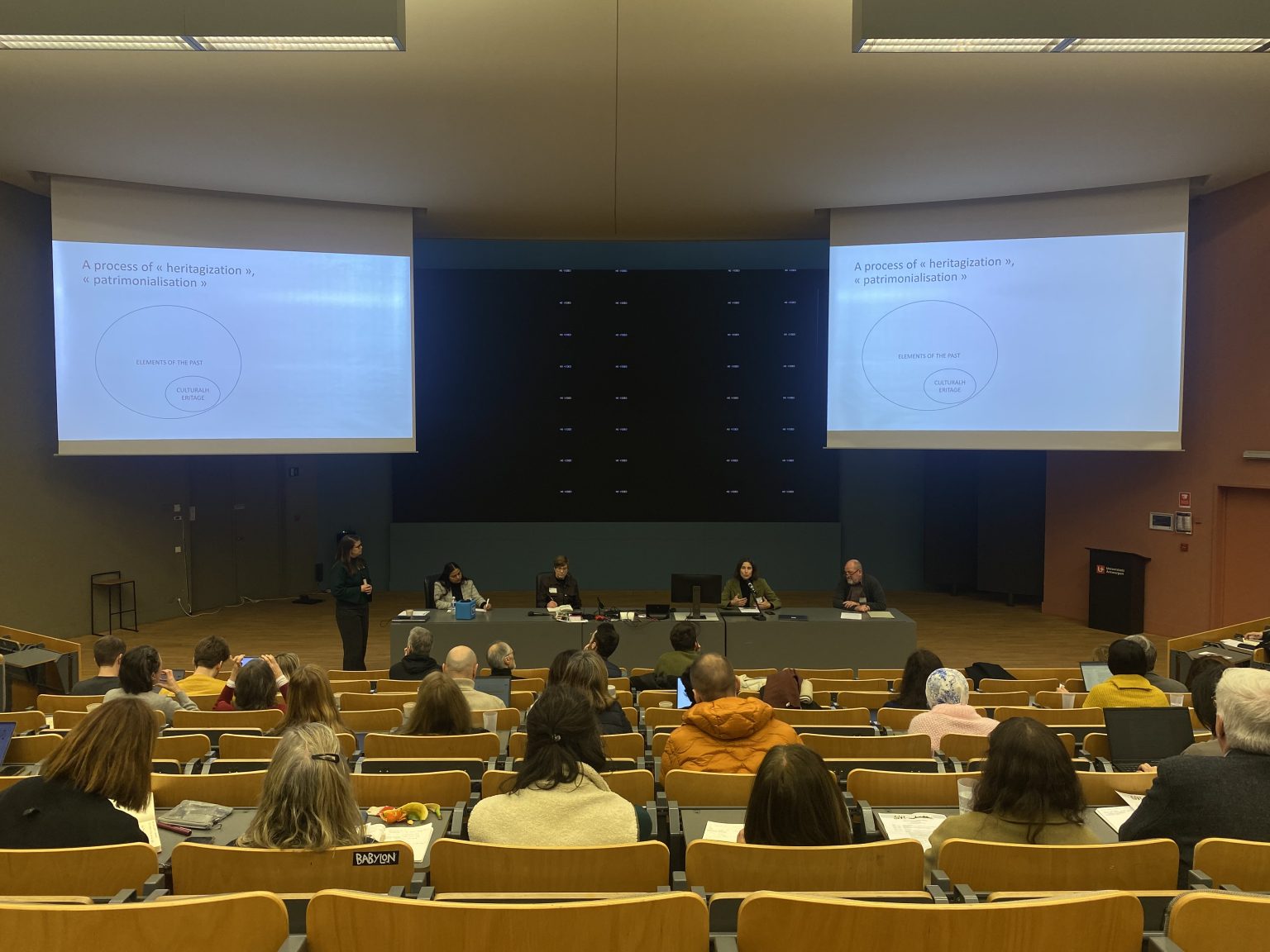Roundtable 1 and the audience. © Mad_in Europe